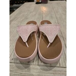 FitFlop Women's Pink Raffia Thong Sandals Size 7 with Microwobbleboard Tech